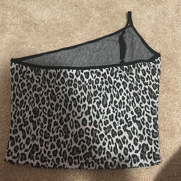 One shoulder tank - Picture 2 of 3